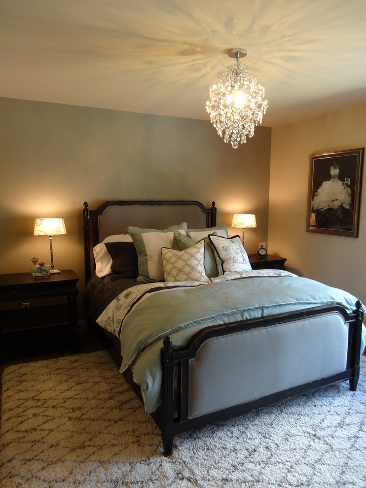 Diseño de habitación de invitados tradicional renovada grande sin chimenea con paredes grises y moqueta