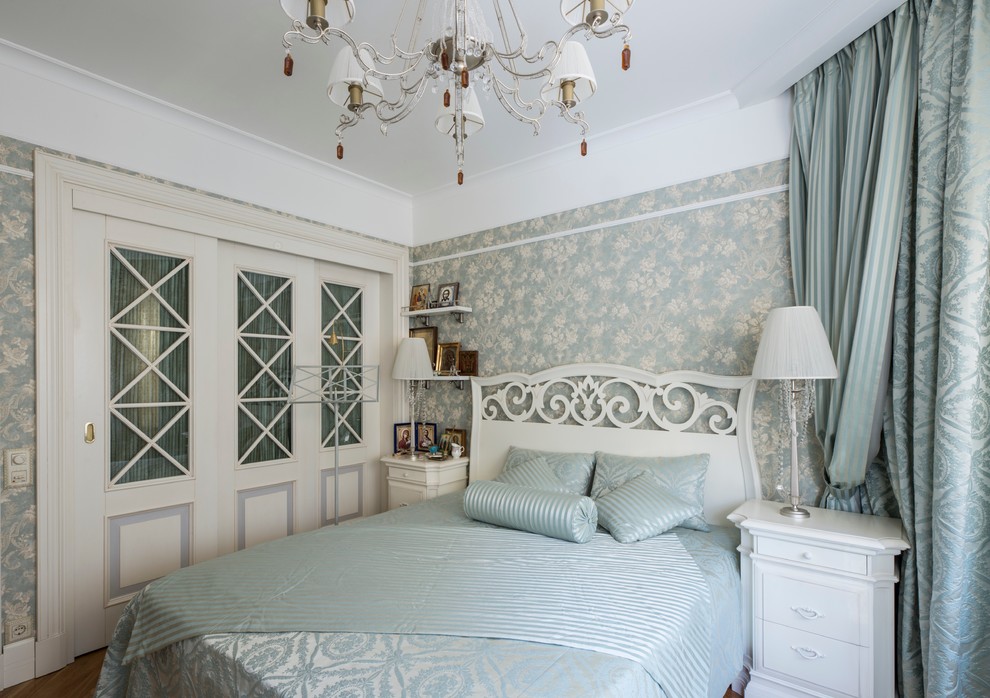 Example of a classic bedroom design in Moscow