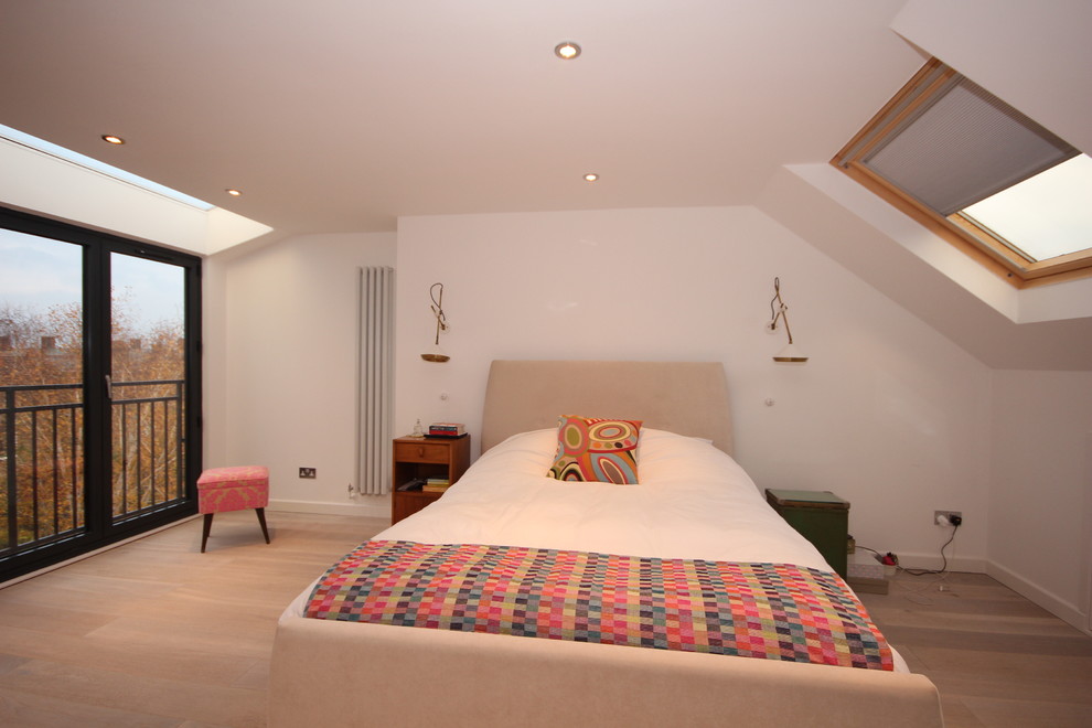 ロンドンにあるコンテンポラリースタイルのおしゃれな寝室のインテリア