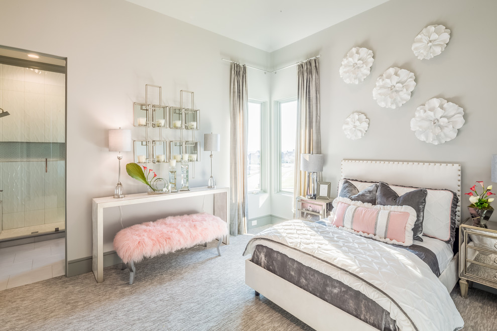 Пример оригинального дизайна: большая гостевая спальня (комната для гостей) в современном стиле с серыми стенами, ковровым покрытием и разноцветным полом без камина