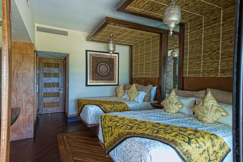 Пример оригинального дизайна: спальня среднего размера в морском стиле