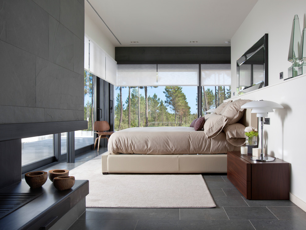 Inspiration for a contemporary bedroom in Barcelona.