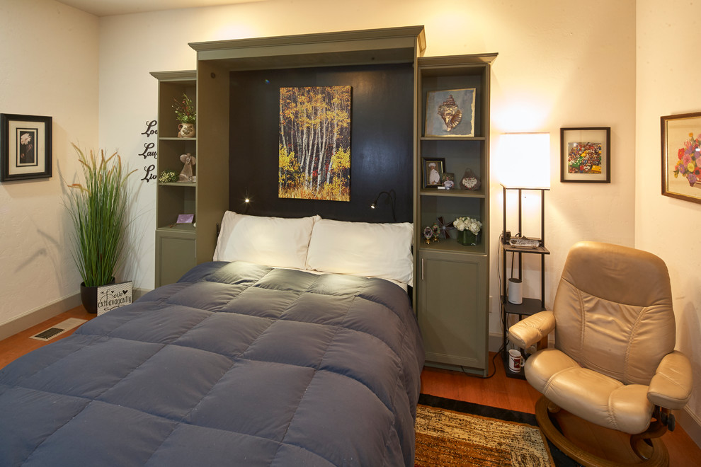 Large classic bedroom in Denver.