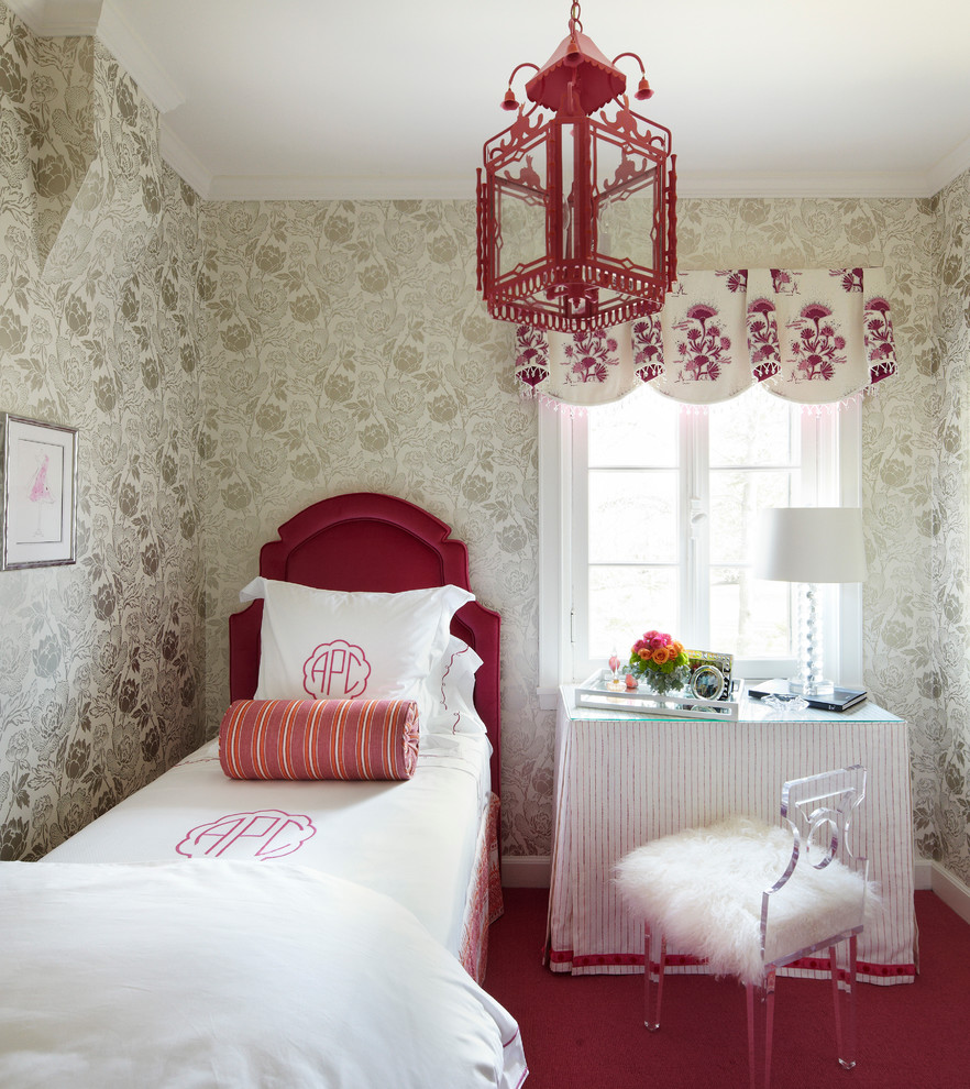 Inspiration for a small timeless carpeted bedroom remodel in Chicago with no fireplace