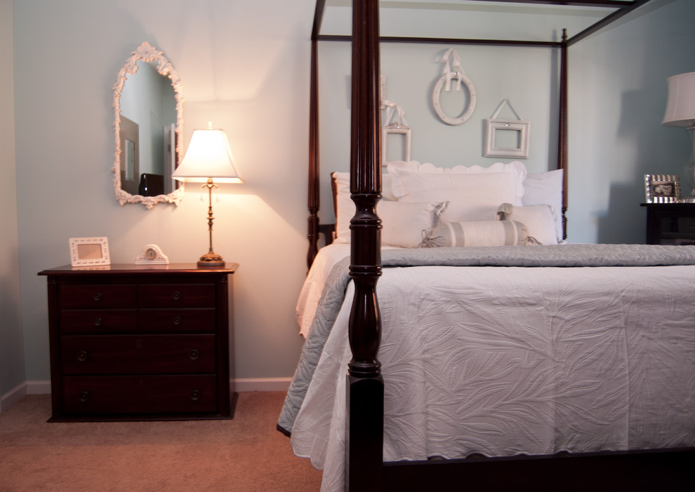 ローリーにあるトラディショナルスタイルのおしゃれな寝室のレイアウト