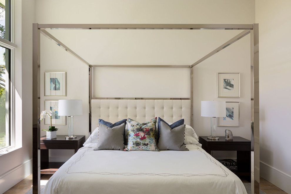 Свежая идея для дизайна: спальня в средиземноморском стиле - отличное фото интерьера