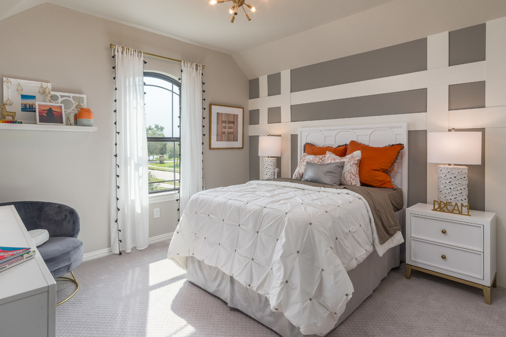 Mid-sized elegant guest carpeted and gray floor bedroom photo in Houston with beige walls