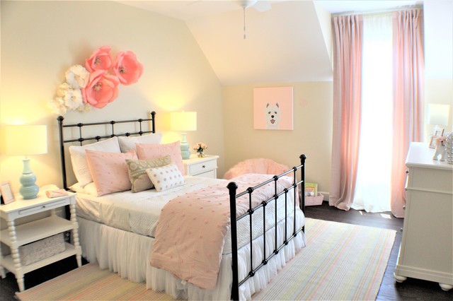 Little Girl Heave - 2nd Of 3 Bedroom Designs For Sisters - Transitional 