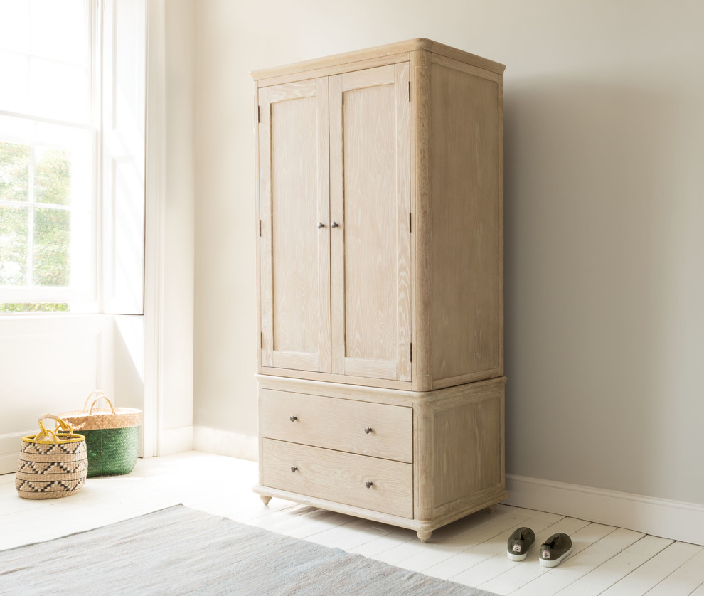 Loaf's NEW AW17 Collection! Contemporary Bedroom London by Loaf