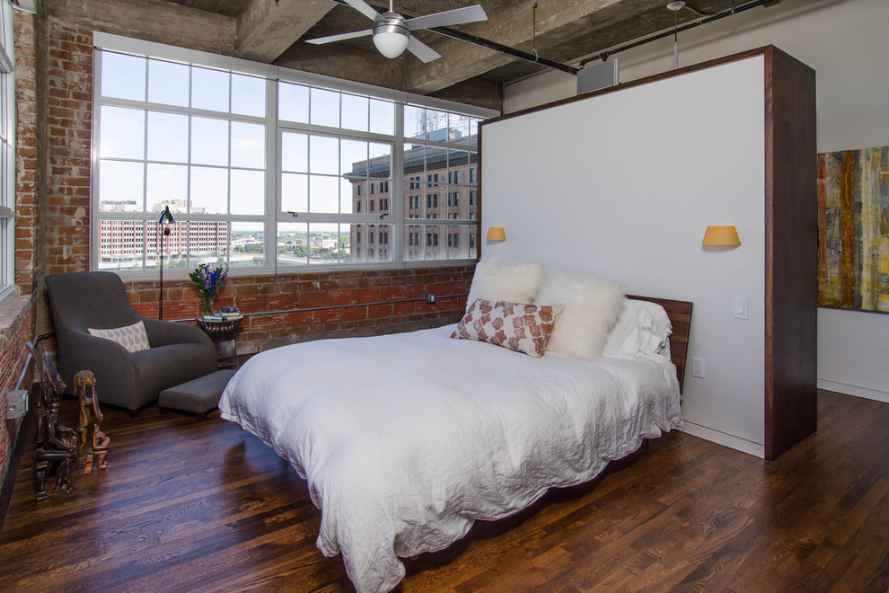 Industrial Schlafzimmer im Dachboden in Houston