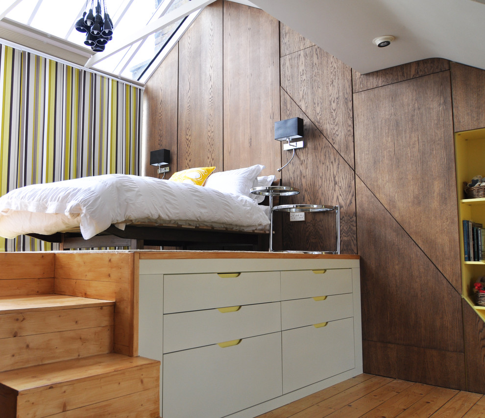 Bedroom - contemporary bedroom idea in London with white walls