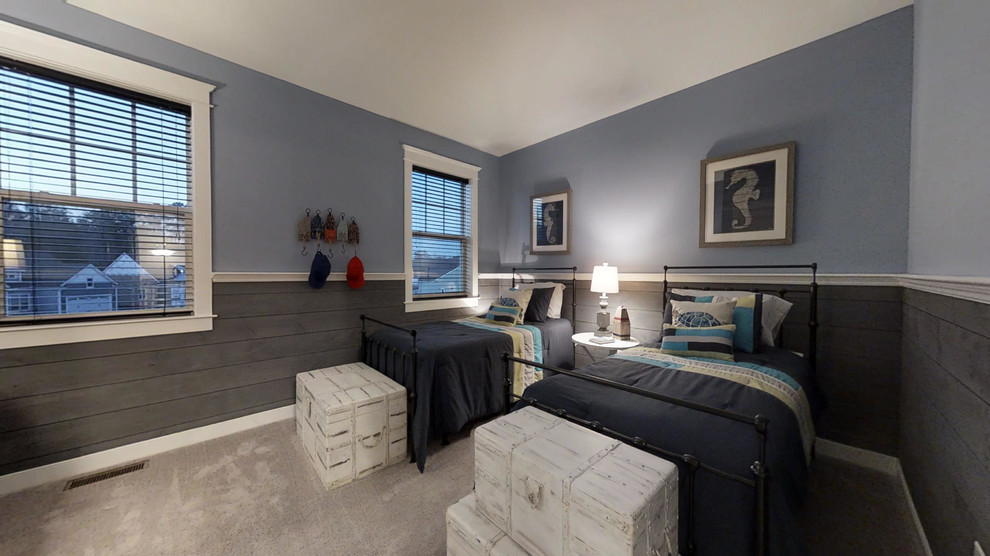 Idee per una camera degli ospiti costiera di medie dimensioni con pareti blu, moquette e pavimento grigio