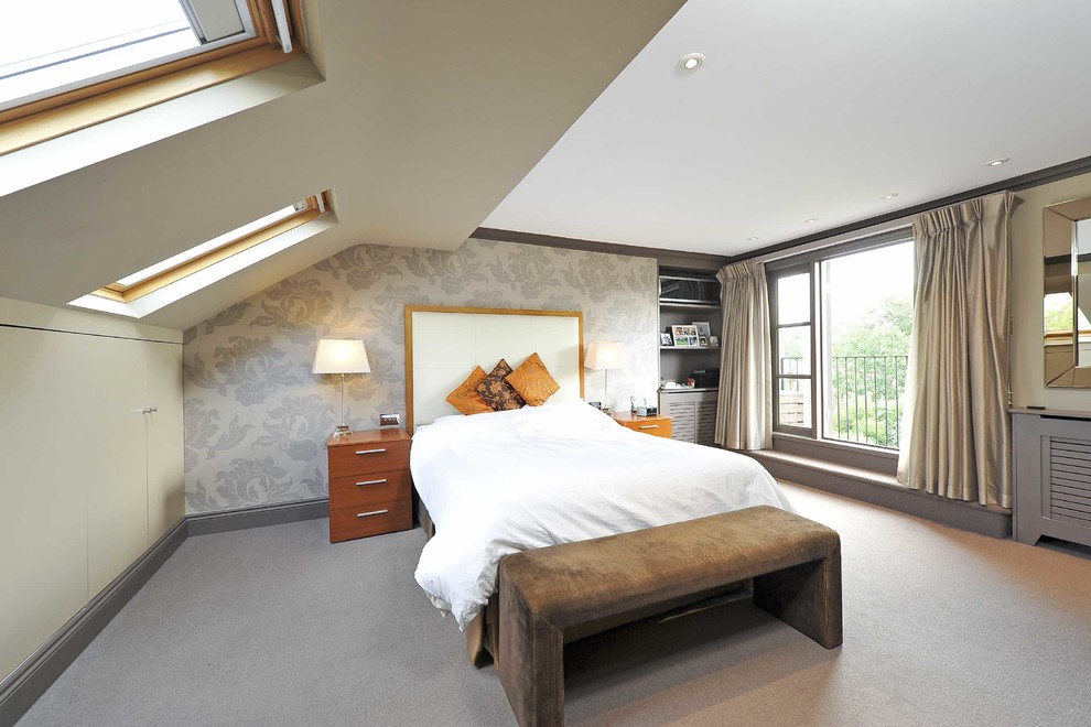 Inspiration for a timeless bedroom remodel in London