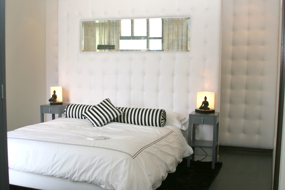 Bedroom - contemporary bedroom idea in Los Angeles