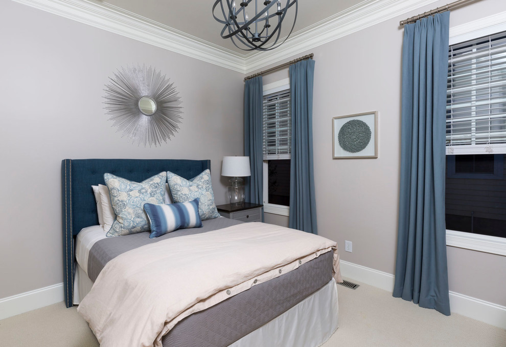 Example of a classic bedroom design in Charlotte