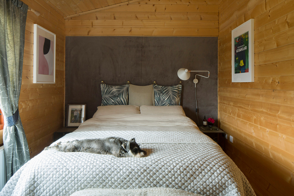 Design ideas for a small rustic master bedroom in Buckinghamshire.