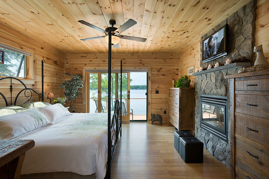 Example of a mountain style bedroom design in Burlington