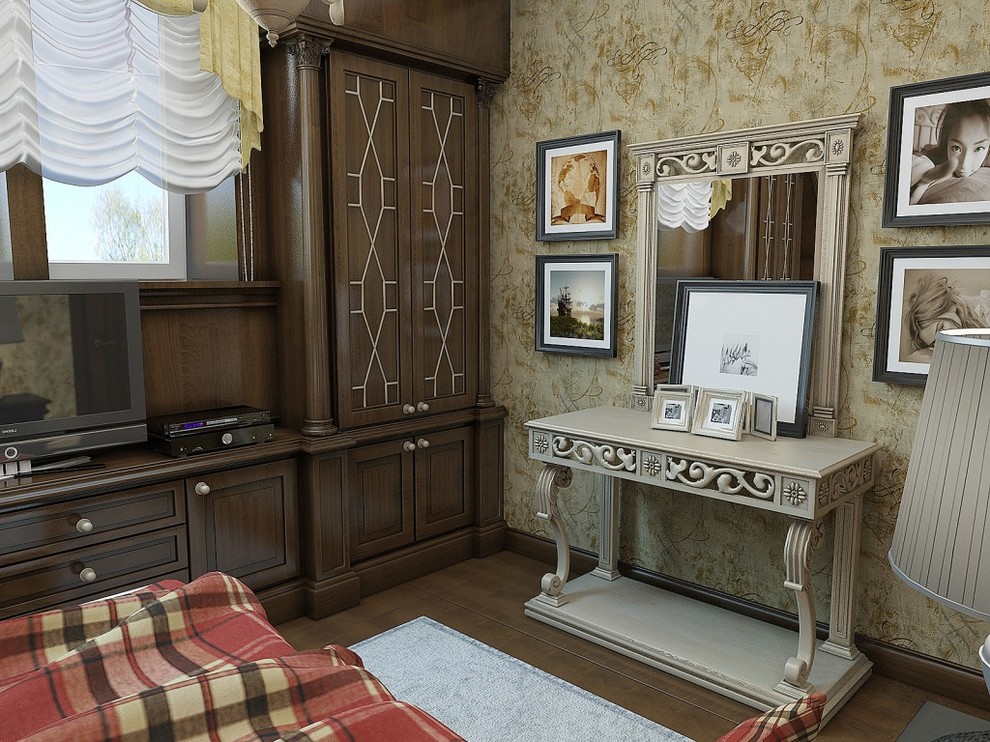 На фото: спальня в классическом стиле с бежевыми стенами и телевизором