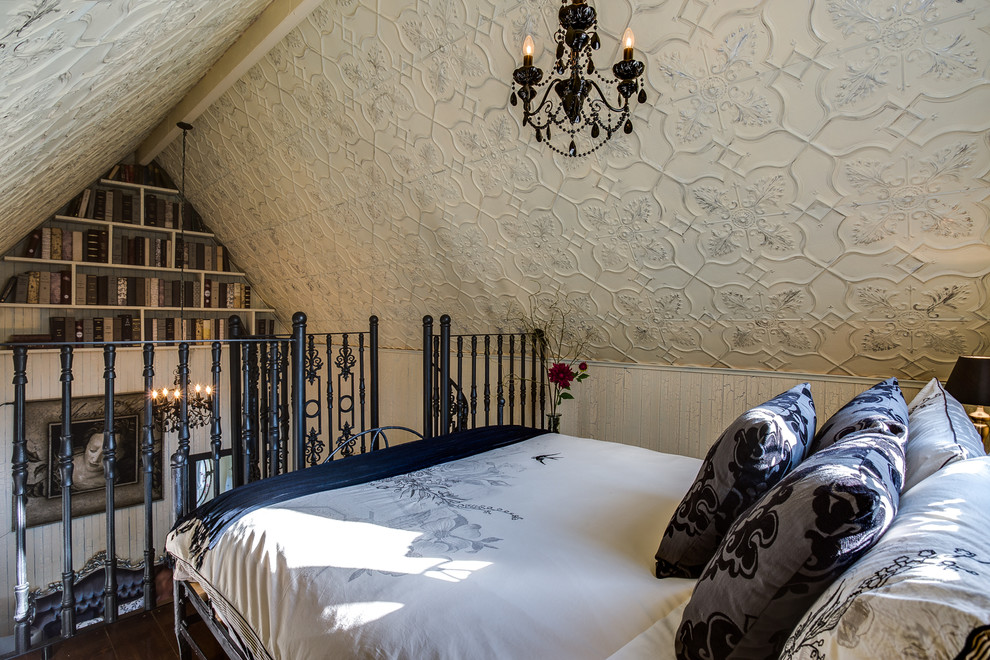 Klassisches Schlafzimmer im Dachboden in Melbourne