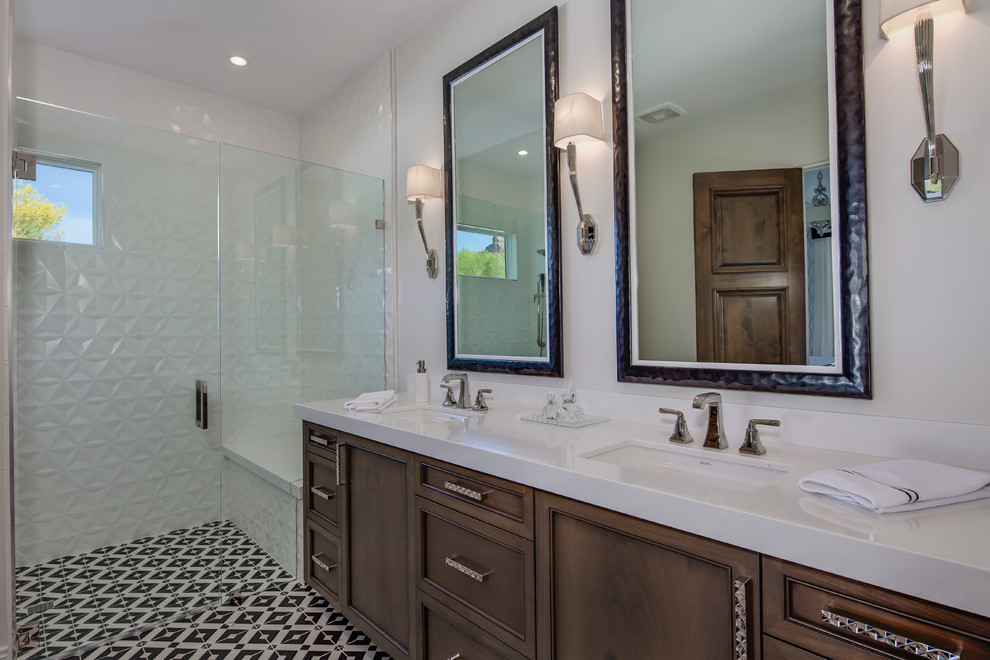 Ejemplo de cuarto de baño actual de tamaño medio con paredes blancas, suelo de baldosas de cerámica y suelo multicolor