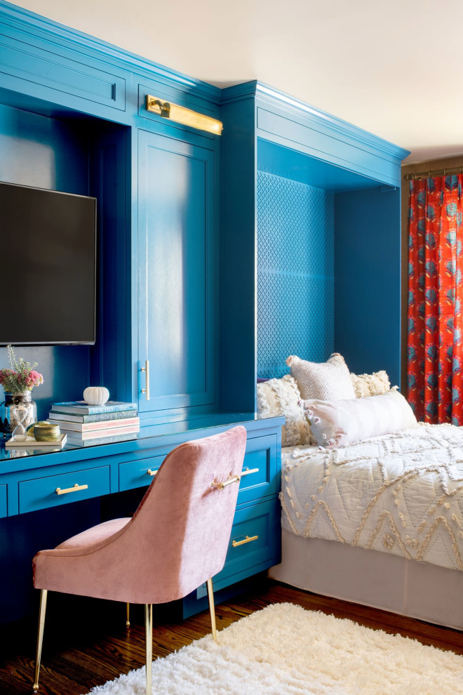 Inspiration for a classic bedroom in Los Angeles with blue walls.
