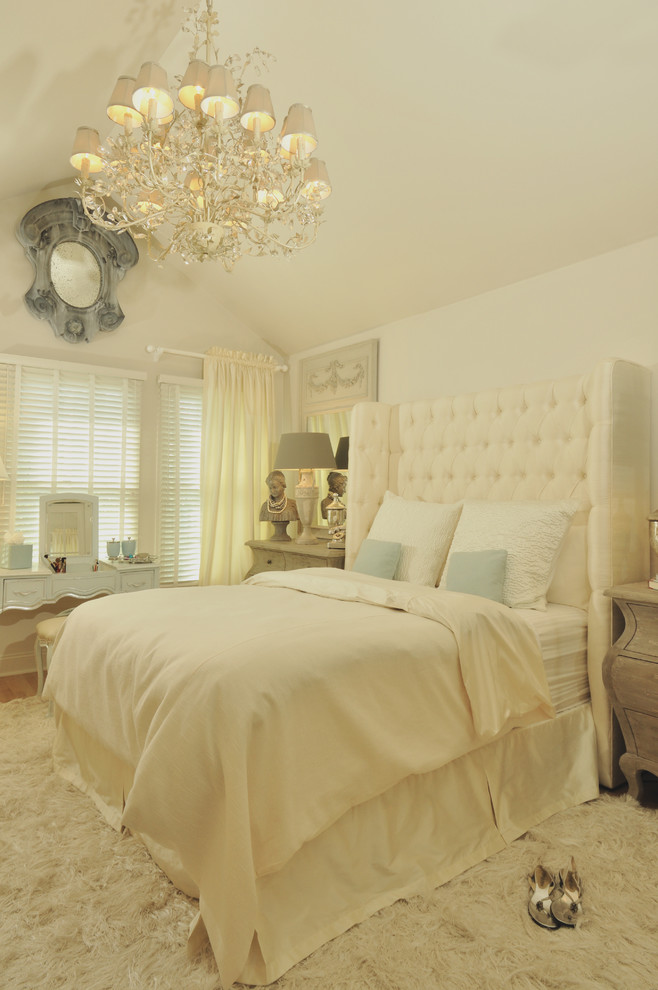 Inspiration for a timeless bedroom remodel in Las Vegas