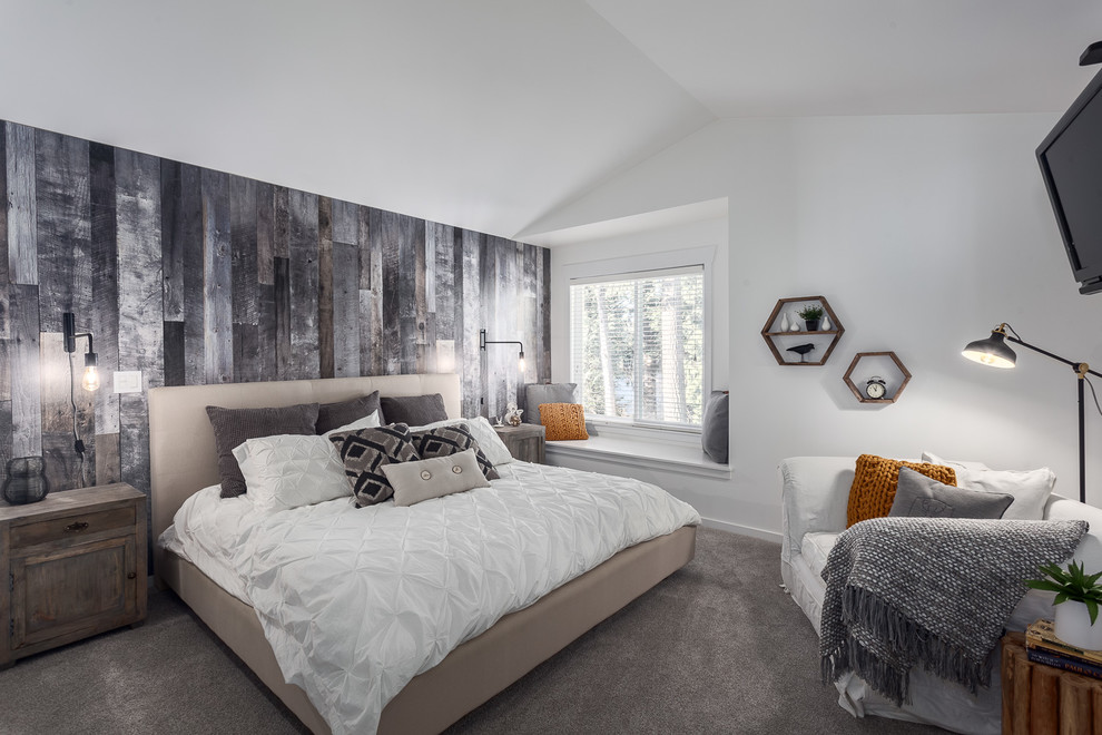 Идея дизайна: хозяйская спальня среднего размера в современном стиле с белыми стенами, ковровым покрытием и серым полом без камина