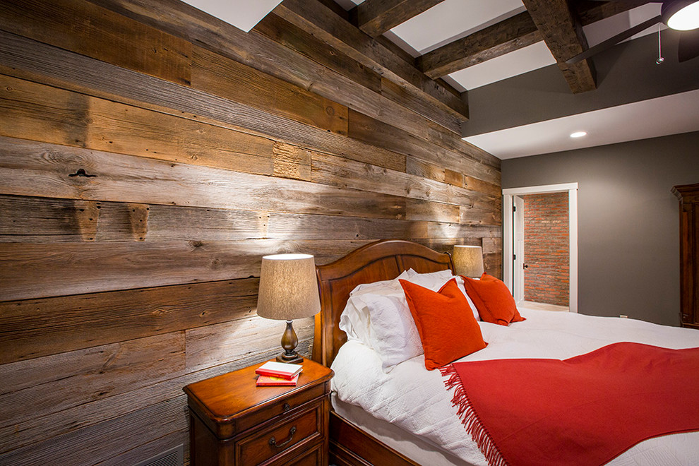 Diseño de dormitorio principal ecléctico de tamaño medio con paredes grises, moqueta y suelo beige