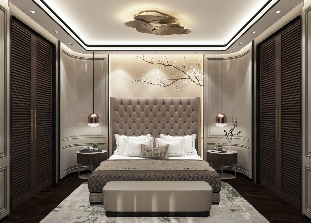 Ejemplo de dormitorio principal actual de tamaño medio con paredes beige, suelo marrón, suelo de madera oscura, bandeja y papel pintado