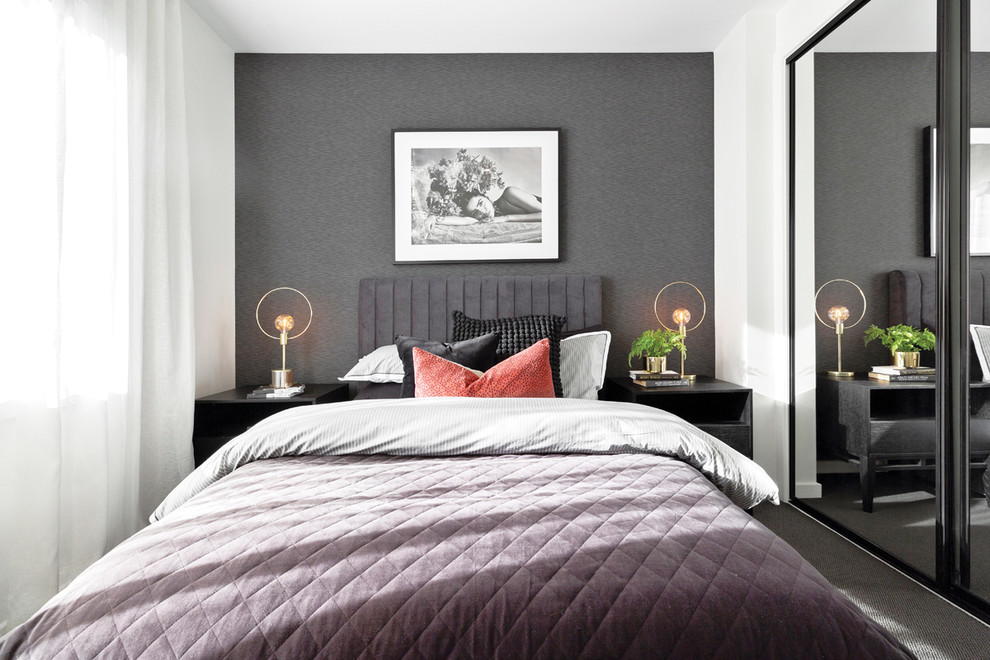 Inspiration för ett 60 tals sovrum, med heltäckningsmatta och grått golv