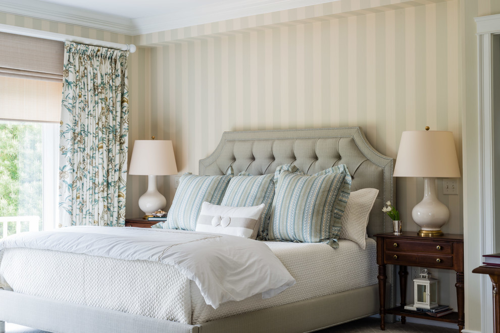 Foto di una camera da letto tradizionale con pareti beige