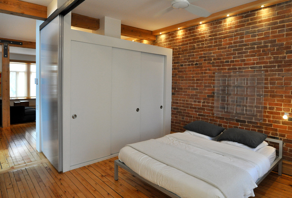 This is an example of an industrial bedroom in Montreal.