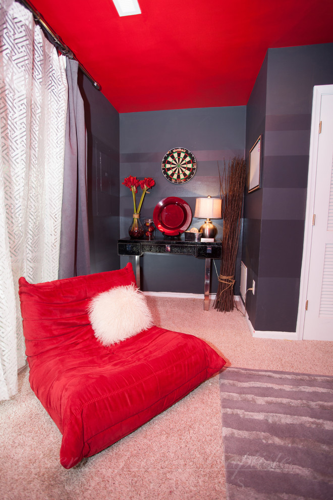 Bedroom - small eclectic bedroom idea in DC Metro