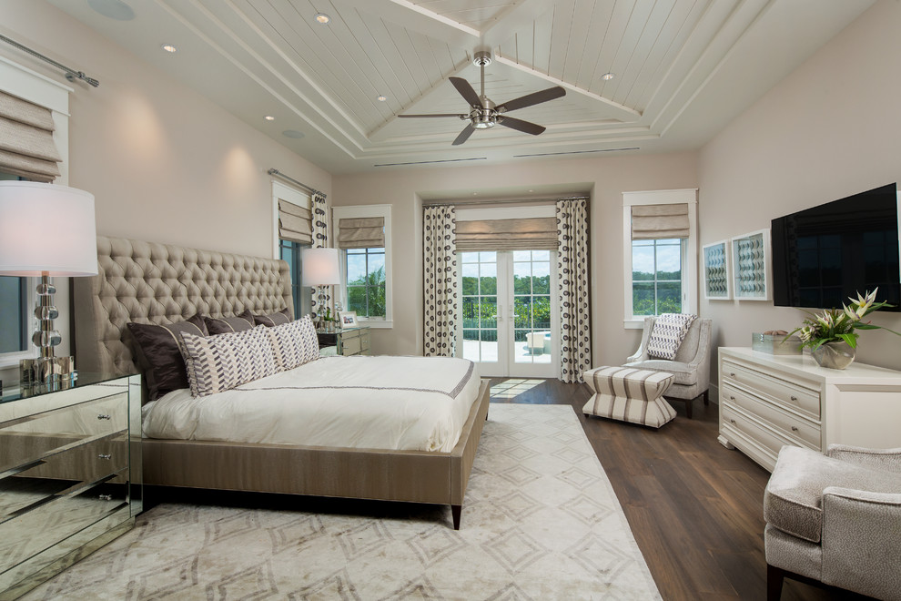 Design ideas for a traditional bedroom in Miami.