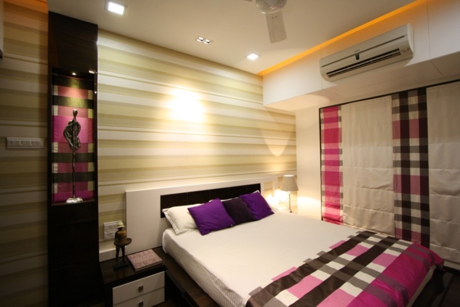 Inspiration for a contemporary bedroom remodel in Mumbai