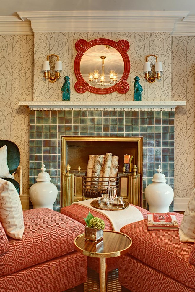 Idée de décoration pour une grande chambre d'amis minimaliste avec parquet foncé, une cheminée standard et un manteau de cheminée en carrelage.
