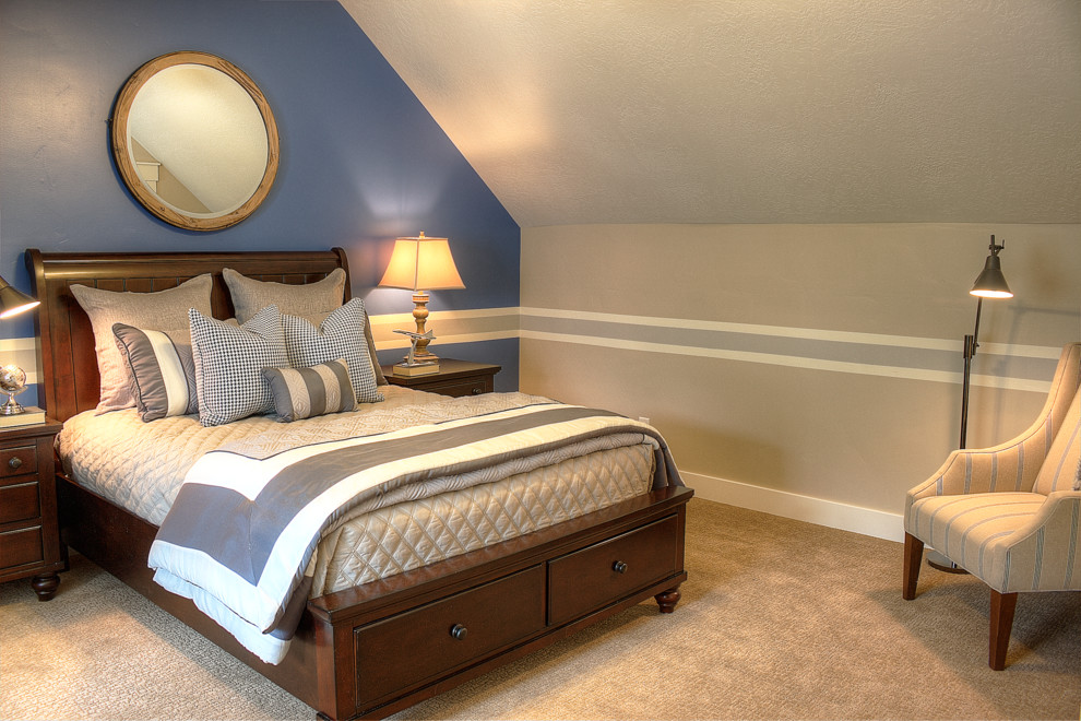 Свежая идея для дизайна: спальня среднего размера в классическом стиле с разноцветными стенами и ковровым покрытием - отличное фото интерьера