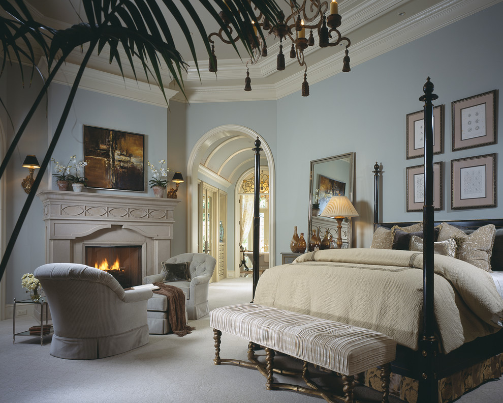 Bedroom - tropical bedroom idea in Orlando