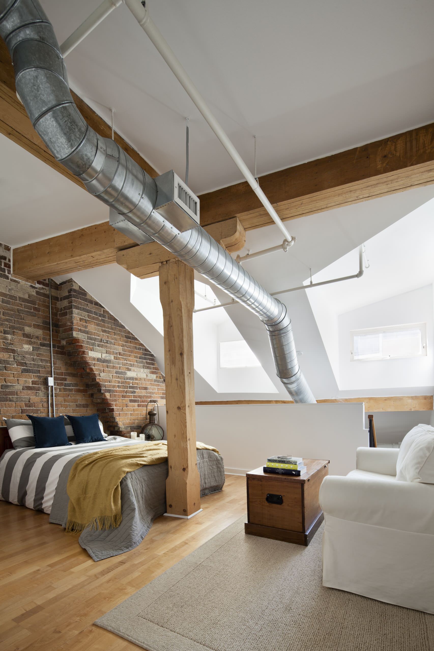 75 Beautiful Loft Style Bedroom Pictures Ideas August 2021 Houzz