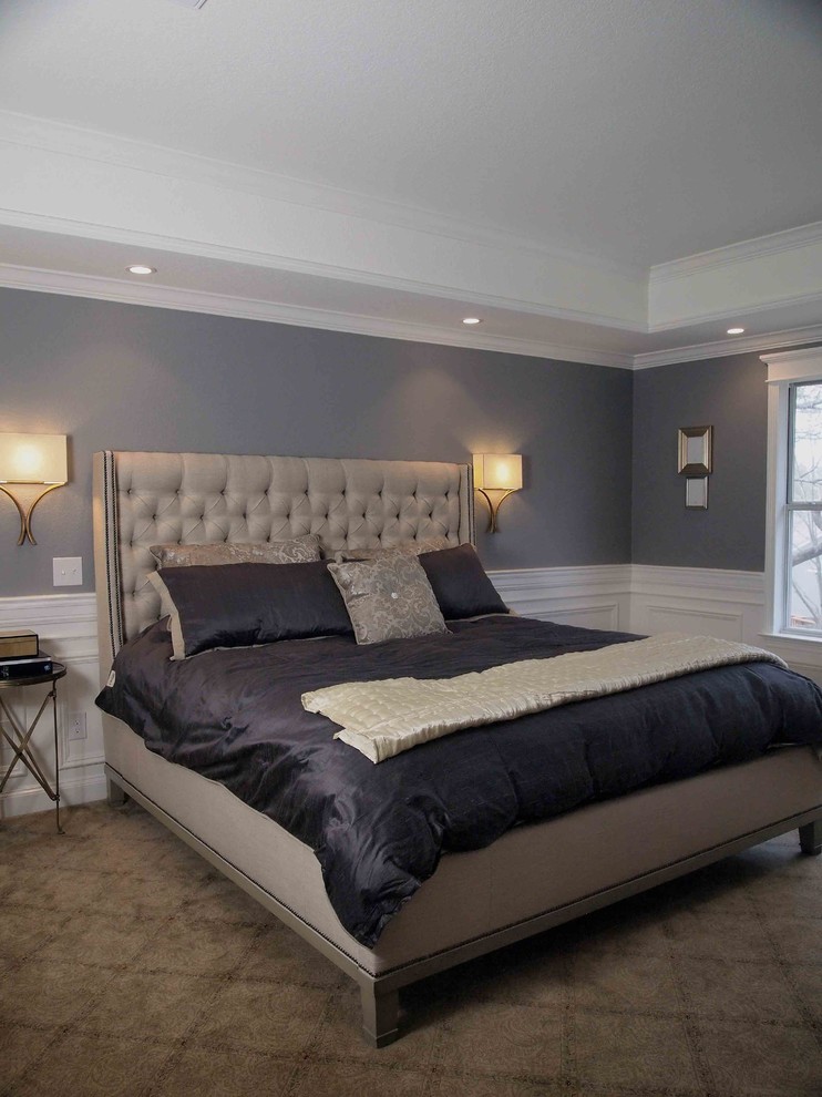 Imagen de dormitorio principal bohemio con paredes grises y moqueta