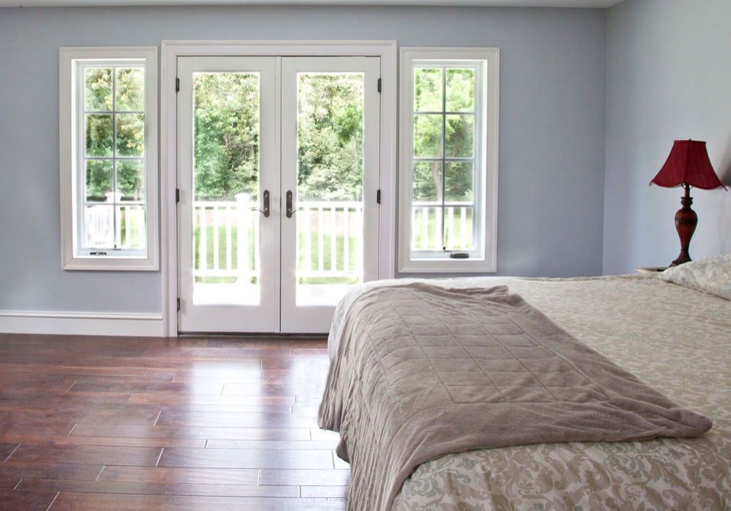 Door Leading To Deck Bedroom Ideas And Photos Houzz