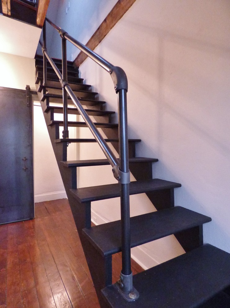 На фото: лестница в стиле лофт