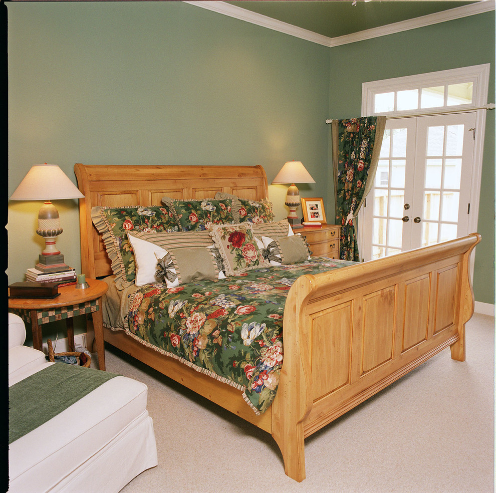 This is an example of a farmhouse bedroom in Austin.