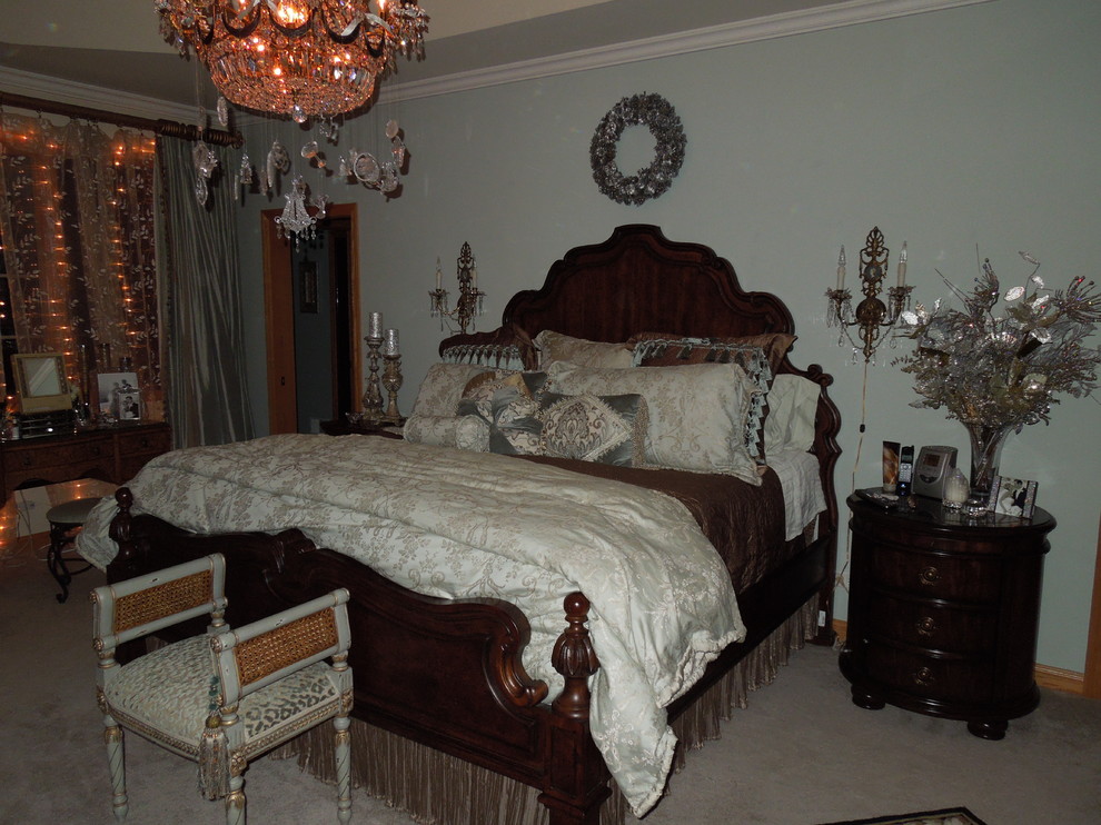 Immagine di una camera da letto chic