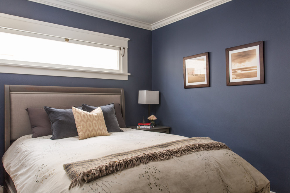 Bedroom - mid-sized transitional master medium tone wood floor bedroom idea in Santa Barbara with blue walls