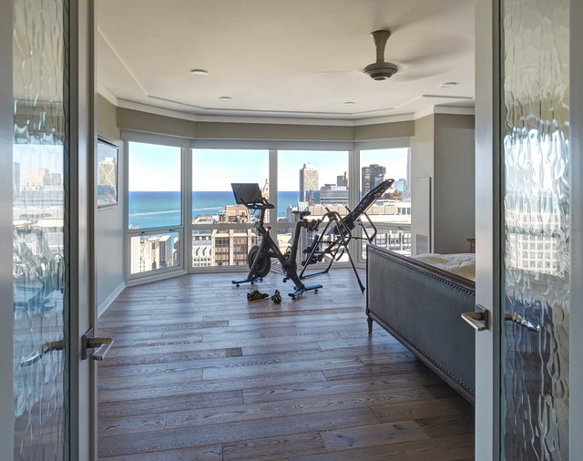 Master Bedroom Doubles As Home Gym In Downtown Chicago Condo - Contemporary  - Bedroom - Chicago - By Orren Pickell Building Group | Houzz Ie