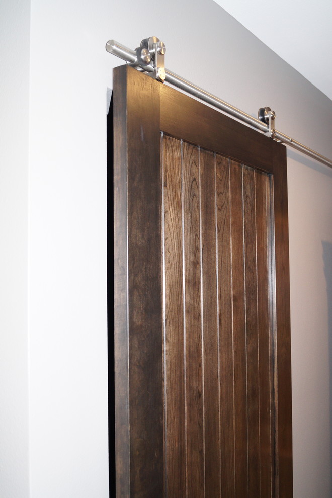  MASTER BEDROOM ENSUITE WALKINCLOSET Modern Bedroom Minneapolis by