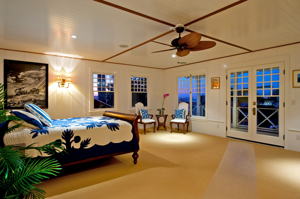 サンディエゴにあるトロピカルスタイルのおしゃれな寝室のレイアウト