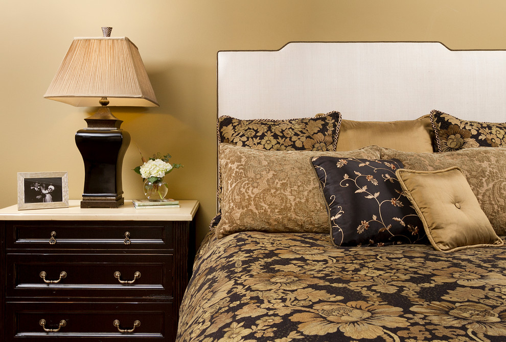 ミネアポリスにあるトラディショナルスタイルのおしゃれな寝室