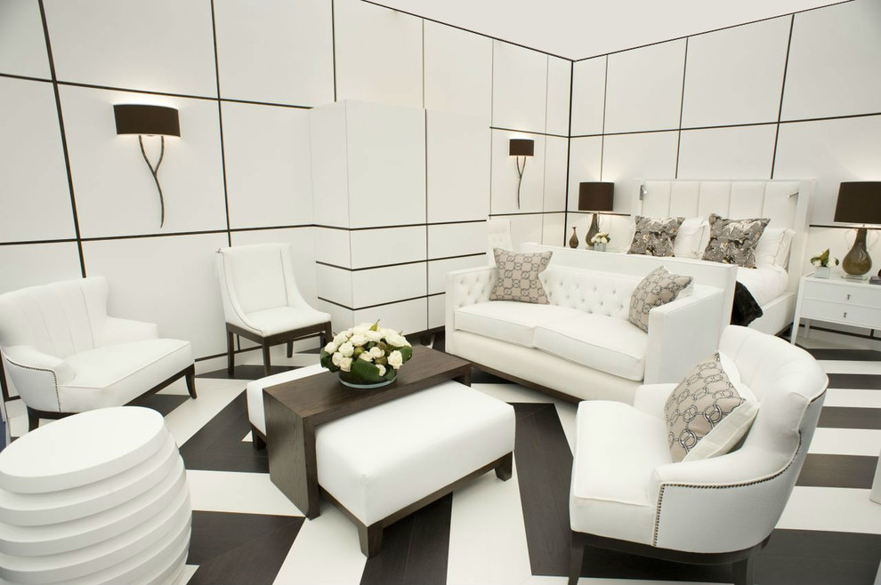Modernes Hauptschlafzimmer ohne Kamin mit bunten Wänden in Sonstige